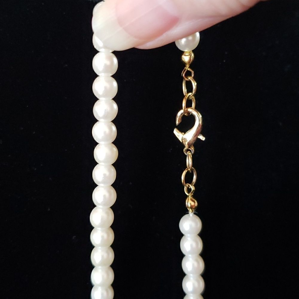 Lovely Vintage Faux Pearl / Goldtone Necklace - 18" - Picture 3 of 5